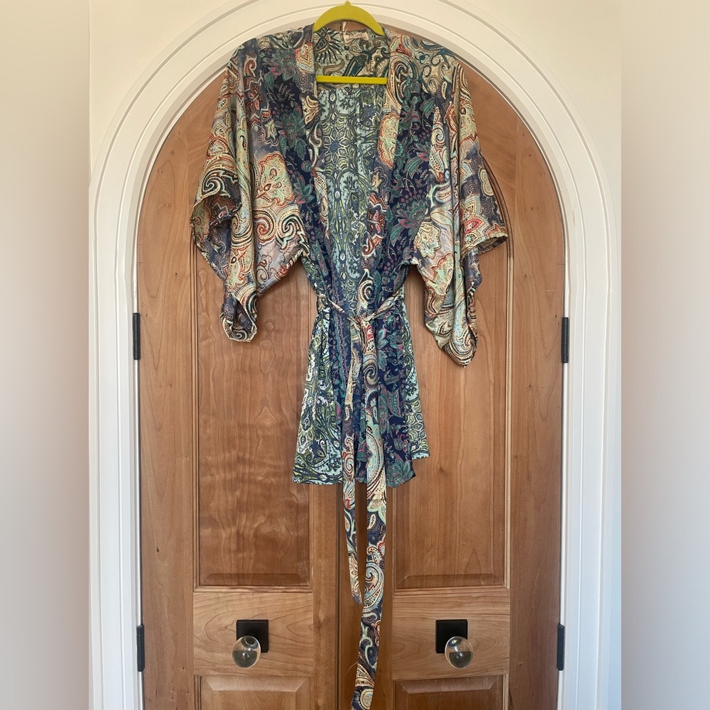 Boho Paisley Short Kimono Robe - Excellent Condition